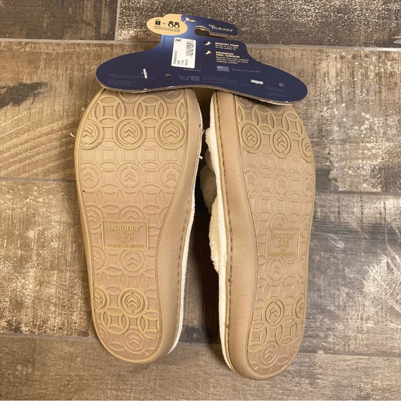 Isotoner signature memory foam machine washable terry knotted slippers cream M - Picture 3 of 4